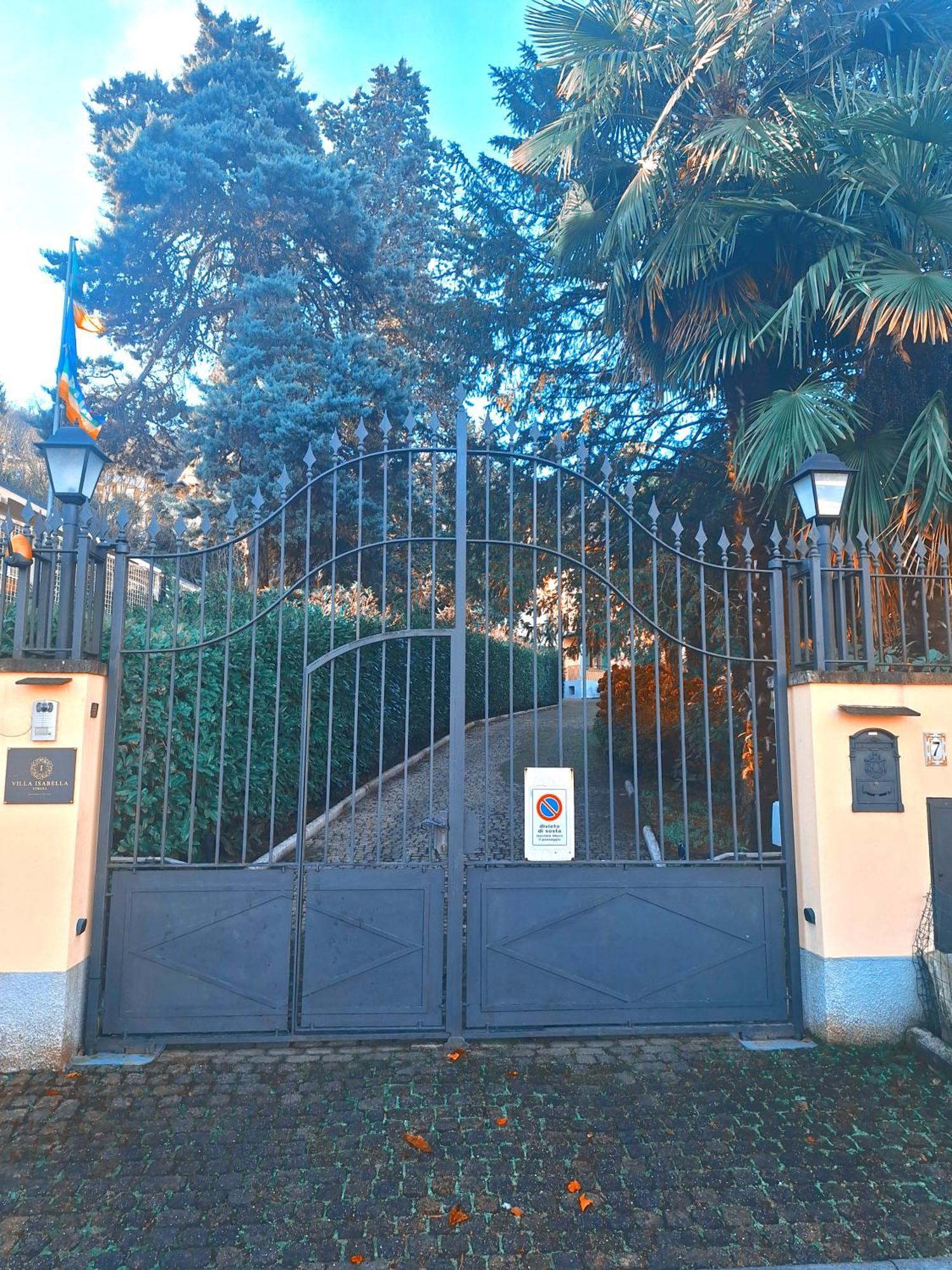 La Dependance Immersa Nel Parco Della Villa Isabella ストレーザ エクステリア 写真
